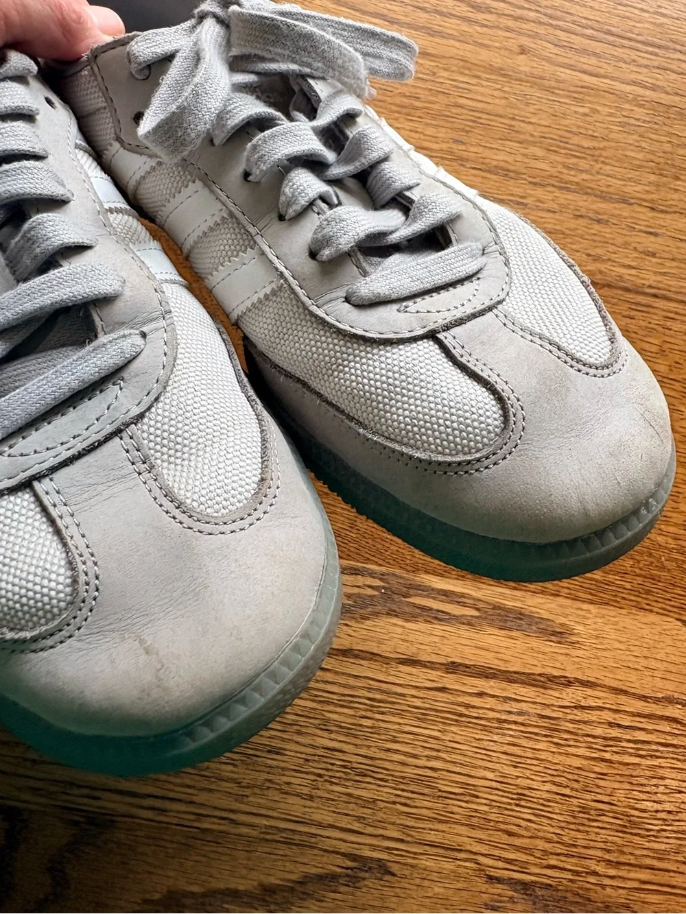 Adidas Samba Men’s 8 Suede & Mesh Sneaker Shoes in Light Gray on Gray